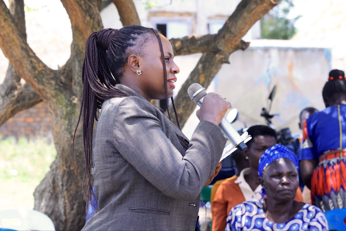 actionaiduganda's tweet photo. Did you know that a daughter has a right to receive a share of her father’s property upon his death? In Tisai, Kumi District, communities are being sensitised on women’s rights to land and property, including available mechanisms for addressing land and property disputes. https://t.co/Hpm5J7jWRs