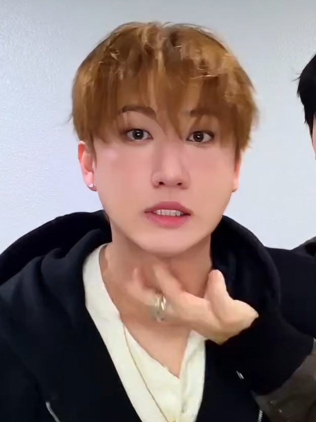 3594_5x's tweet photo. Changbin… you’re just too cute, I can’t 😵‍💫😵‍💫😵‍💫 https://t.co/PAnnv3ROOA