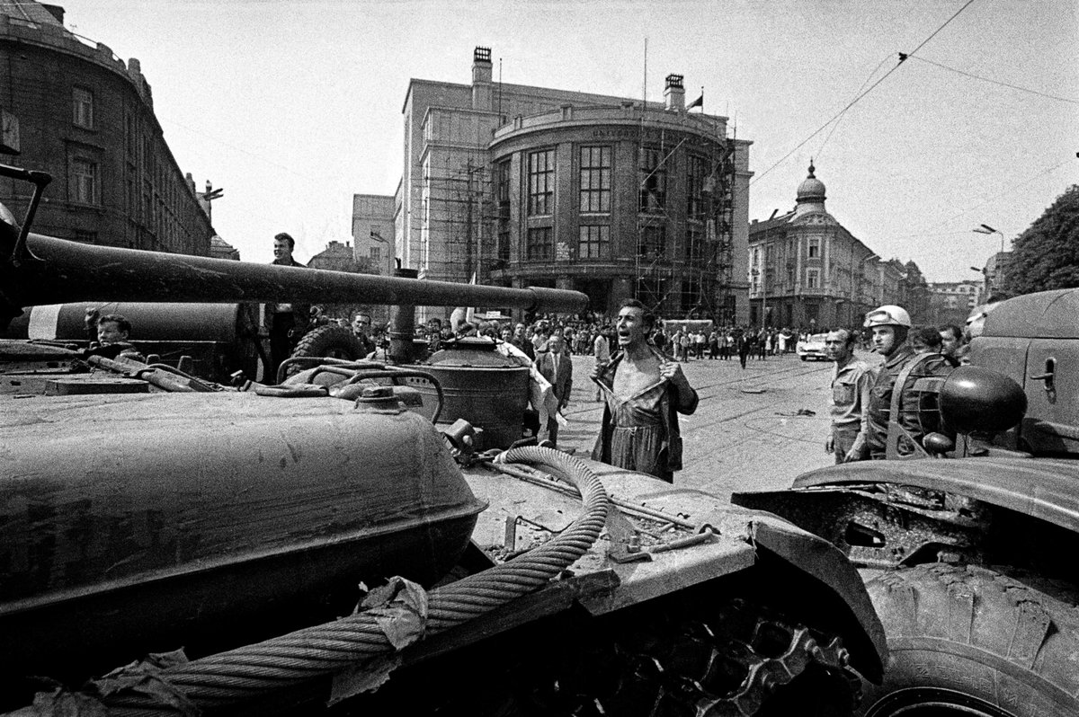 MatusBusovsky's tweet photo. 58 years ago today, the Warsaw Pact invasion of Czechoslovakia crushed the hopes of Slovaks and Czechs for a freer and more democratic future. We honor the victims of the occupation and all those who stood up in defense of freedom and democracy. https://t.co/FDTj5AA8B7