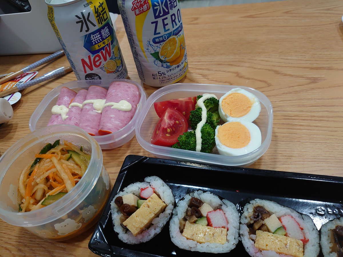 hidekimakuuchi's tweet photo. 晩飯 https://t.co/M4FujPKZl2