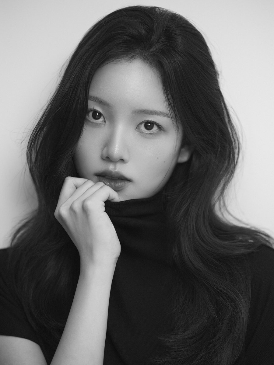 daileee_space's tweet photo. Lee Soojin Instagram post (1/2)

#LeeSoojin #이수진 https://t.co/r78ov41JT8