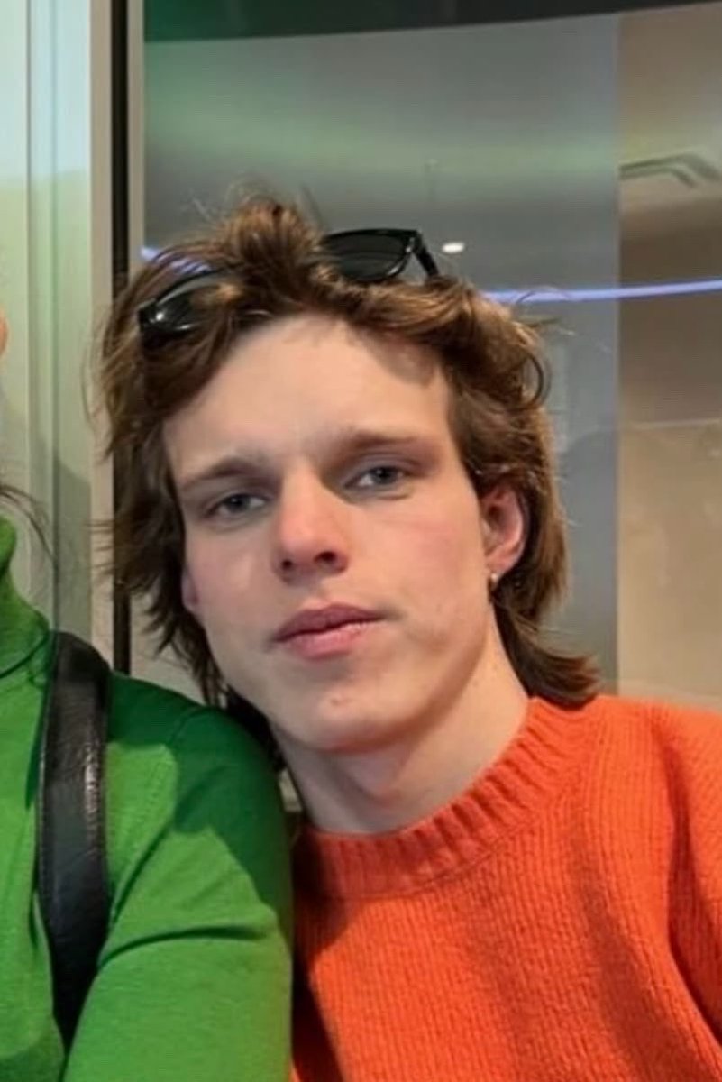 gekkehuiz's tweet photo. love his current hair but this one is exceptional https://t.co/6OJ4CddE0m