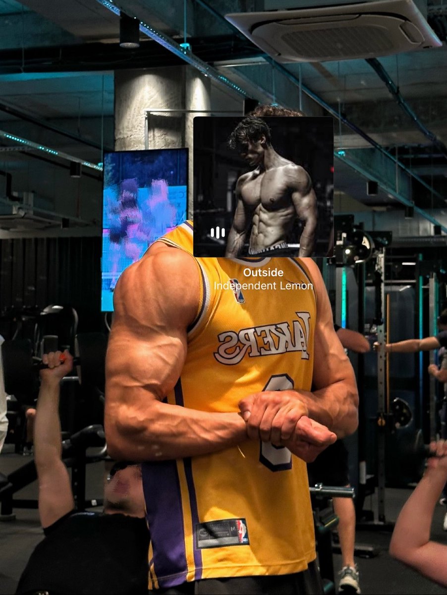 SomeOfAziz's tweet photo. If the sacrifice seems too great then you didn’t want it enough🤷🏻‍♂️.

Don’t forget to admire the view. https://t.co/yRDByH63yB