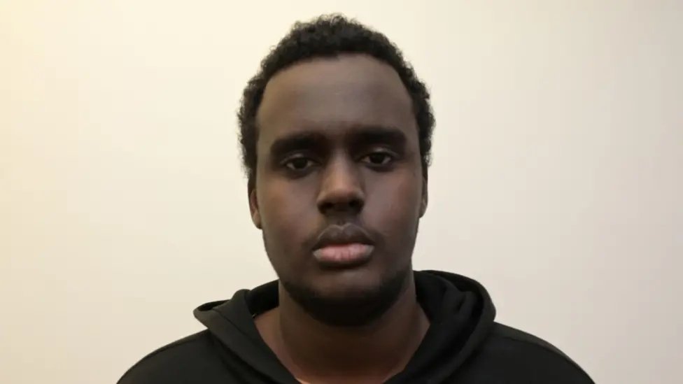 TRobinsonNewEra's tweet photo. Another Mohamed living in the UK has been found guilty of attempted to join ISIS.

Mohamed Mohamoud, who was born in Somalia but moved to Bristol in 2020, previously admitted that he flew back to his home country in January 2025 and tried to join the terrorist organisation as a "martyr", but our security services stopped him.

The rest of his family still live here.

Get them all out.