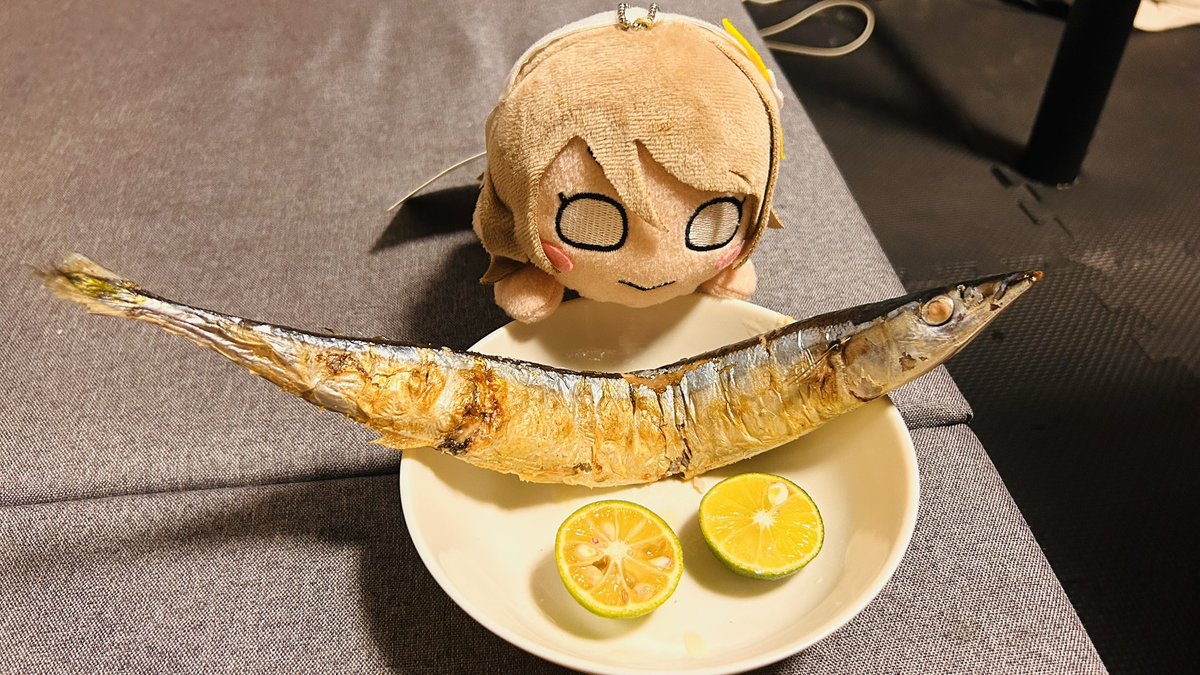youcharochan's tweet photo. 「さらのせんすがない」
#ラブライブサンシャイン  #Aqours #渡辺曜 #寝そべり https://t.co/gTC59fDUmH