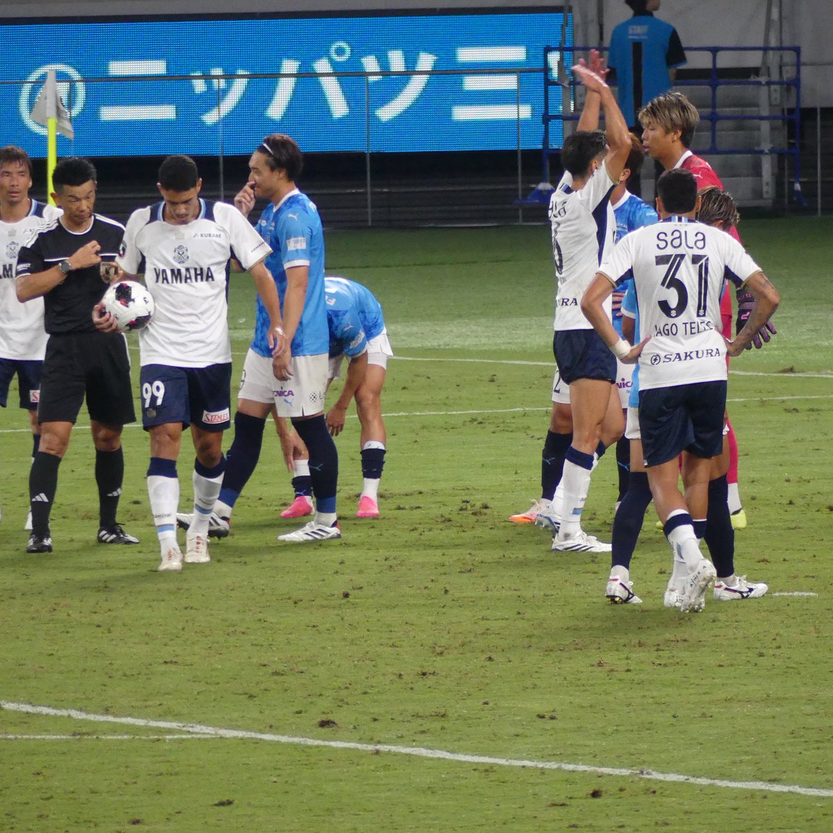 Tissue_jubilo's tweet photo. PK獲得シーン
金子がゴール裏煽りまくってたのほんとに好き
諦めてないぞ！逆転しよう！！って気持ちが伝わってきた https://t.co/m5asdzrhGs