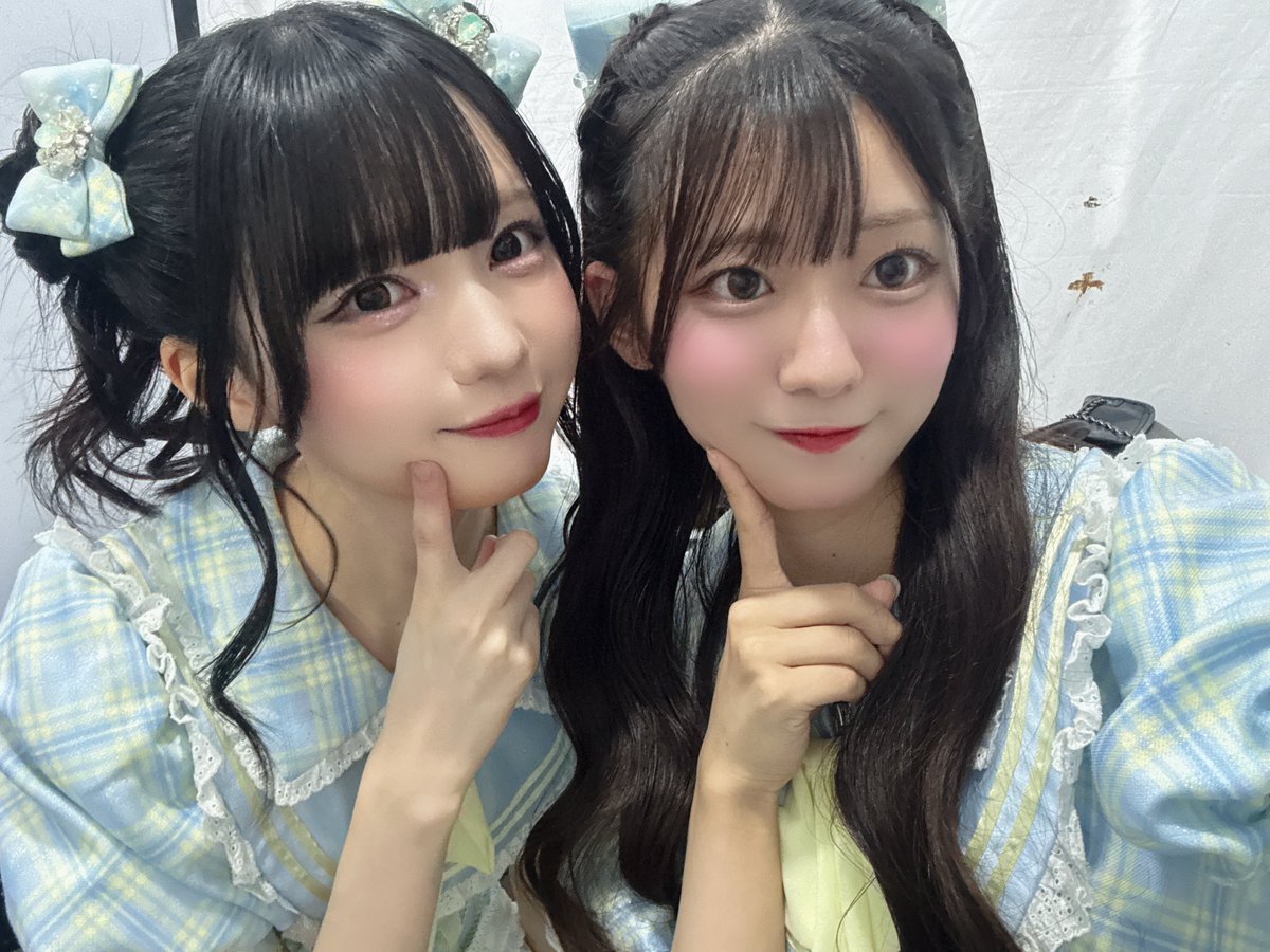 oshida_mitsuki's tweet photo. あゆみんお誕生日おめでとう♡
かわいいお顔もカッコイイ歌声もバブちゃんな時も、24時間365日愛おしい😭🥹❣️
これからも沢山の思い出作ろうねー！
幸せで溢れる1年になりますように！
私もあゆみんおすすめ映画見に行��うかな😻 https://t.co/lzwzQueIVv