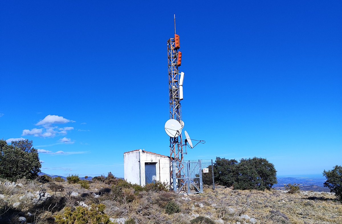 generalitat's tweet photo. 📺 La red pública de TDT de la Comunitat Valenciana se prepara para la ultra alta definición

🔄 La Generalitat culmina la renovación del 100 % de los transmisores 🗼

✨ Nuevos equipos preparados para las emisiones UHD y el estándar DVB-T2

⚡ Más eficiencia energética y capacidad de supervisión y gestión remota

🥇 La Comunitat Valenciana será el primer territorio con toda su infraestructura pública preparada para esta evolución

@GVAhisenda 📌 @GVAIstec

🔗 https://t.co/hRA12GaImR