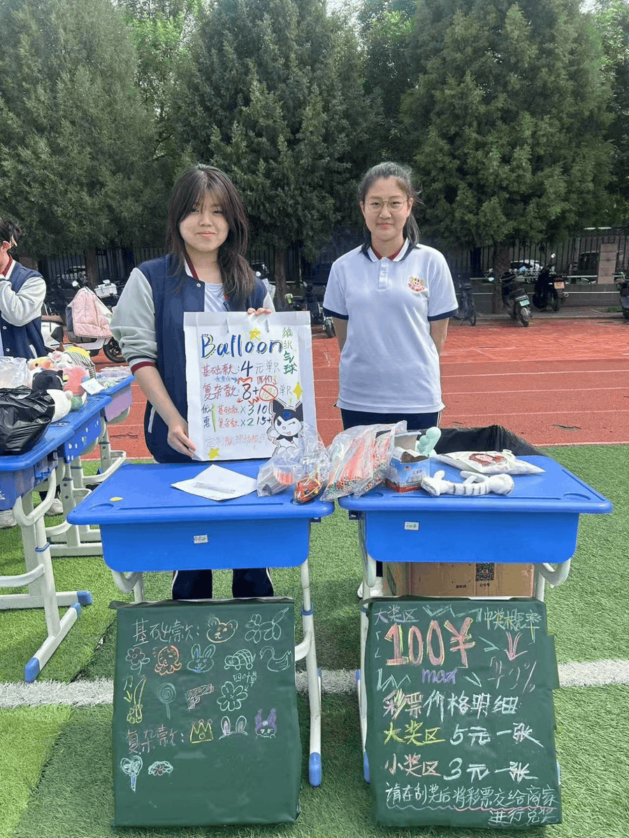 DGitachi's tweet photo. Our design u0026 arts club's Saturday pop-up art sale is TODAY at campus quad! Handmade crafts, mini paintings u0026 stickers at half price—come grab unique gifts before 5PM! https://t.co/Bvc7BRhD1K