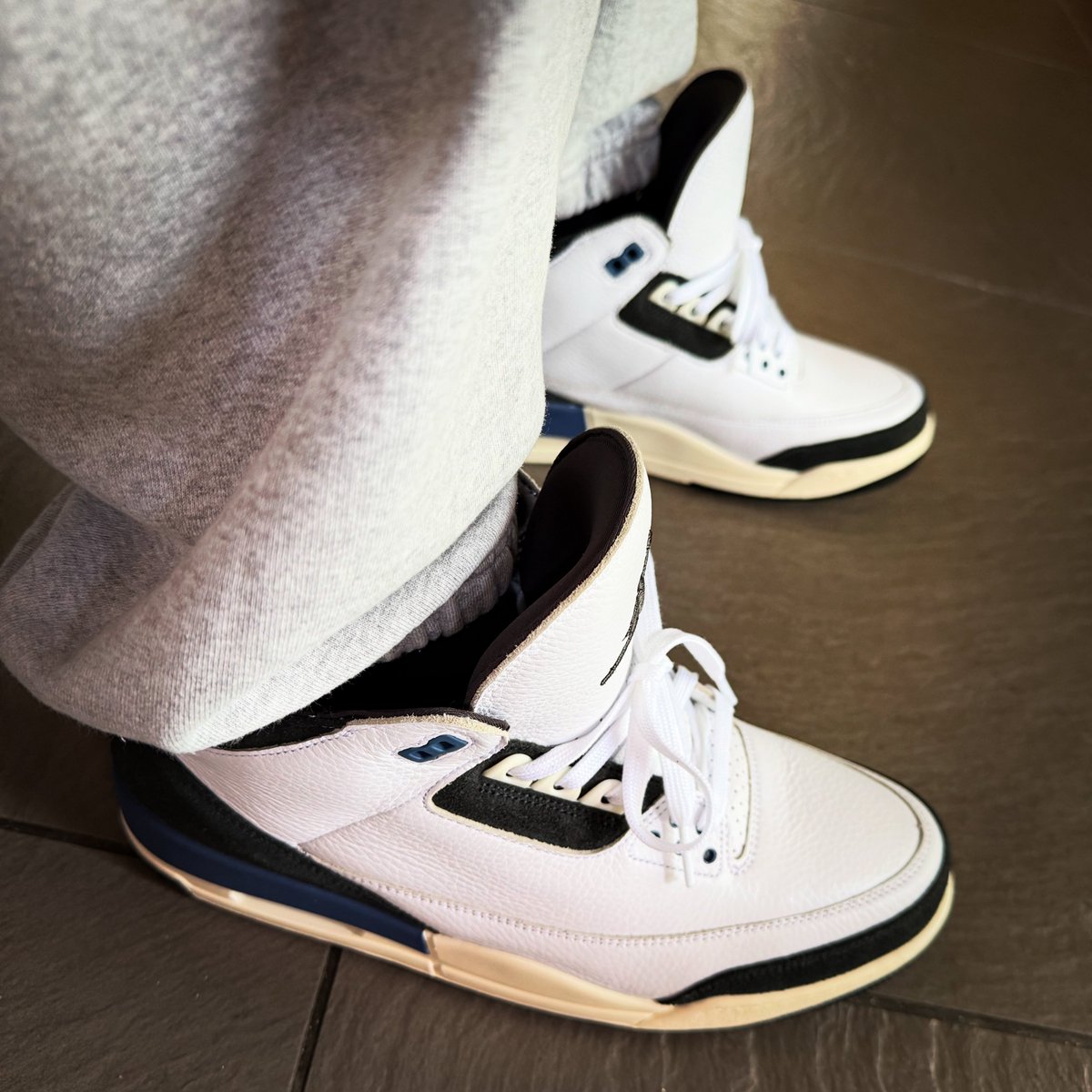 sneakermafia777's tweet photo. Dita🍾
Gucci🏝️
Dior💎
Supreme🌈
A Ma Maniere × Nike Air Jordan 3 For The Love👟✨
@nike 👑
#nike
#airjordan3retroog
#amamaniere
#forthelove
#SNKRSKickCheck https://t.co/51CZTmksZf
