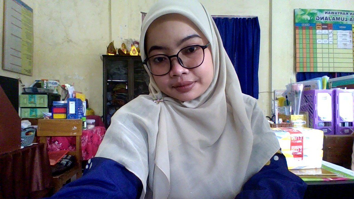 ananascom0sus's tweet photo. cakep jg kamera laptop enih https://t.co/iwsAIQCOTV