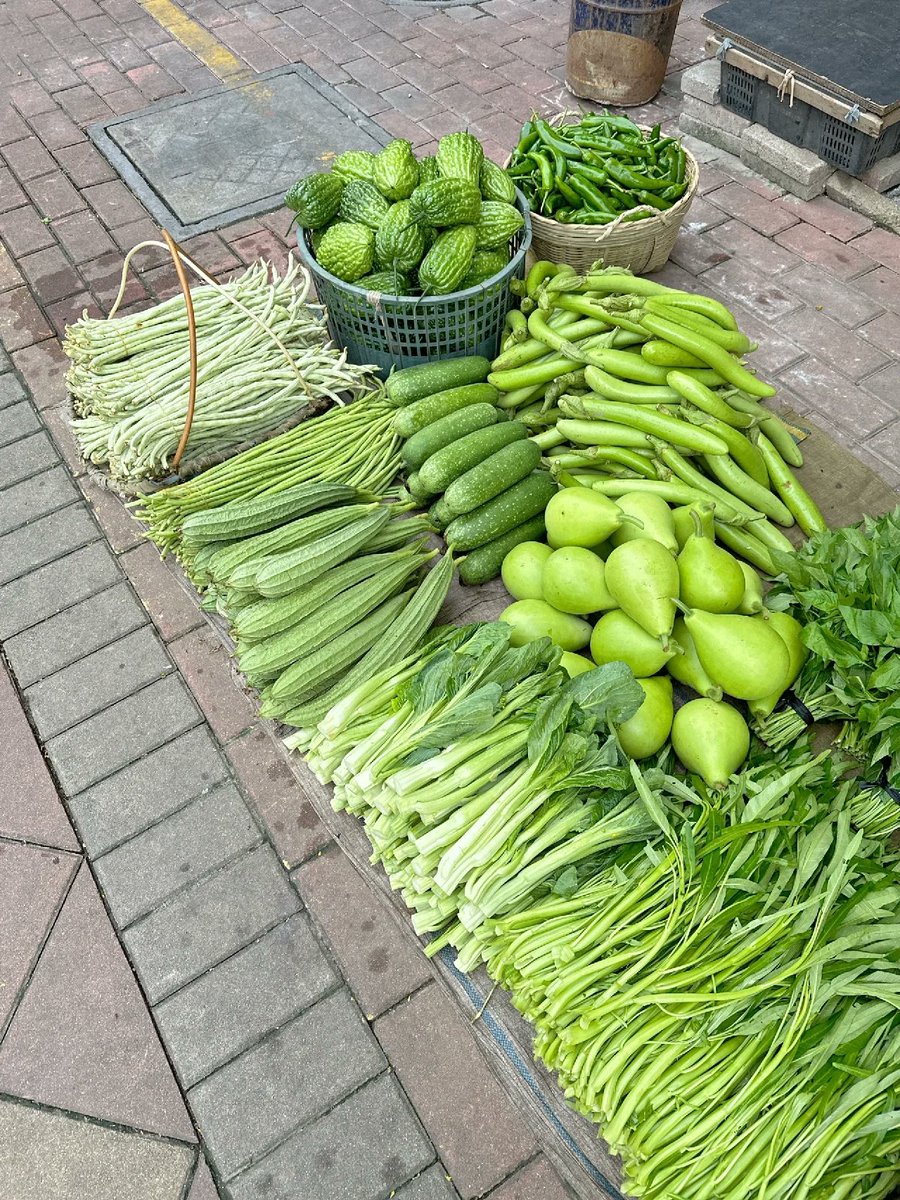 NiceNice1404's tweet photo. Fresh local veggies u0026 organic eggs in stock at our neighborhood market! Grab yours today for a healthy week of home cooking https://t.co/zYZlnFK1vK