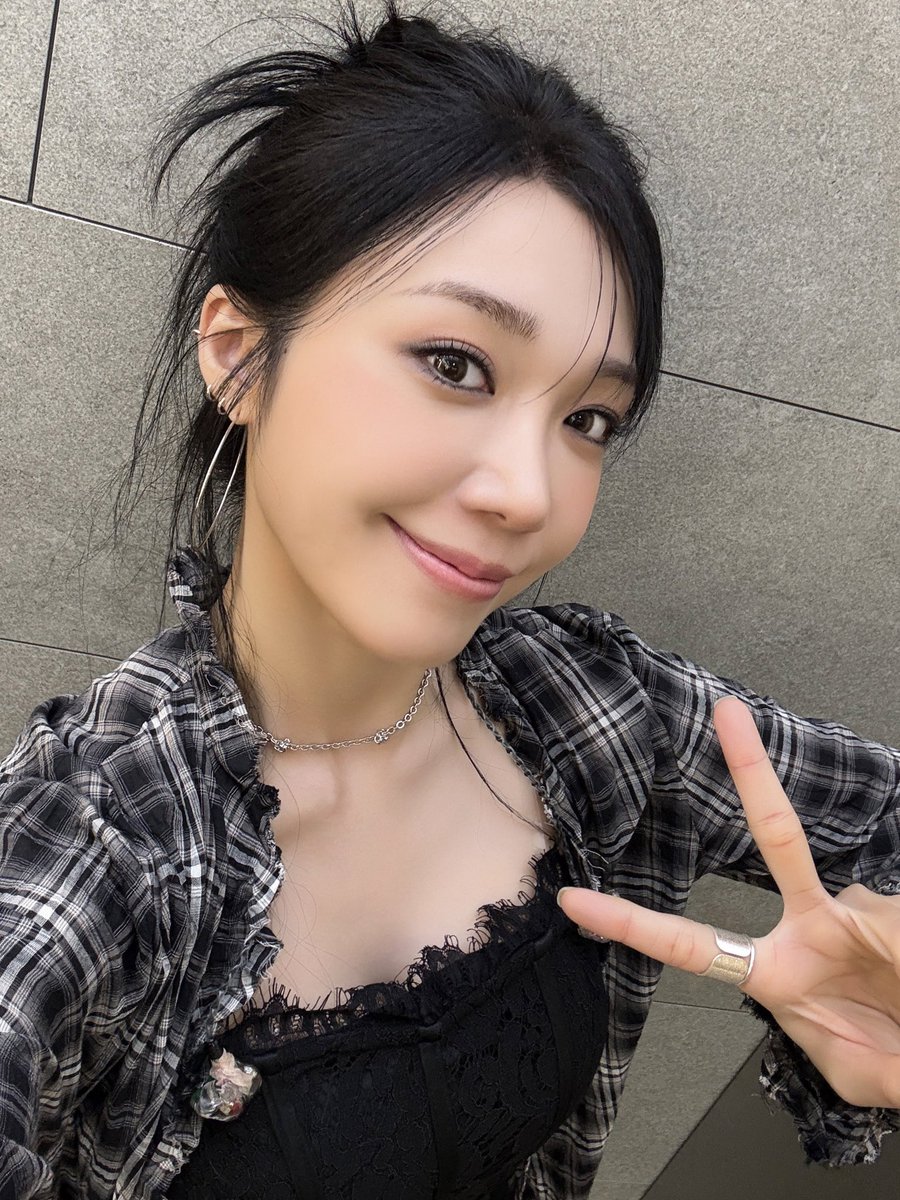 JeongEunJi_X's tweet photo. [#정은지] 

판다들이 보내주신 사랑과 응원 잔뜩 받고
에너지 가득 충전했습니다!🫶
우리는 곧 콘서트에서 만나요❤️‍🔥

#은지 #EunJi #에이핑크
#Summer_I #썸머아이 https://t.co/P46LVTR3vn