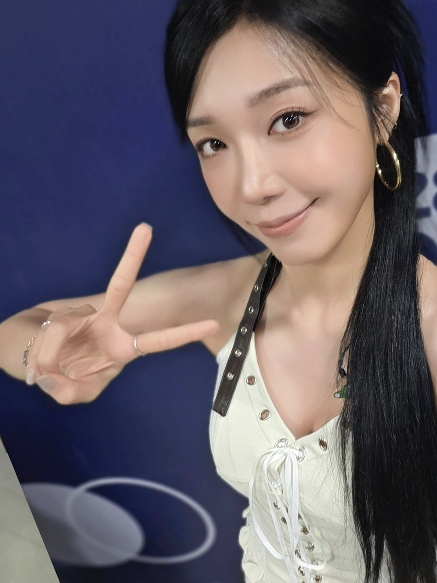 JeongEunJi_X's tweet photo. [#정은지] 

판다들이 보내주신 사랑과 응원 잔뜩 받고
에너지 가득 충전했습니다!🫶
우리는 곧 콘서트에서 만나요❤️‍🔥

#은지 #EunJi #에이핑크
#Summer_I #썸머아이 https://t.co/P46LVTR3vn