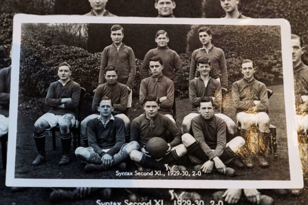 ushawdurham's tweet photo. It’s Premier League kick off day ⚽

But does your team take a squad photo like Ushaw F.C? 

#premierleague @Historic_Houses https://t.co/9eLtHkBvMw