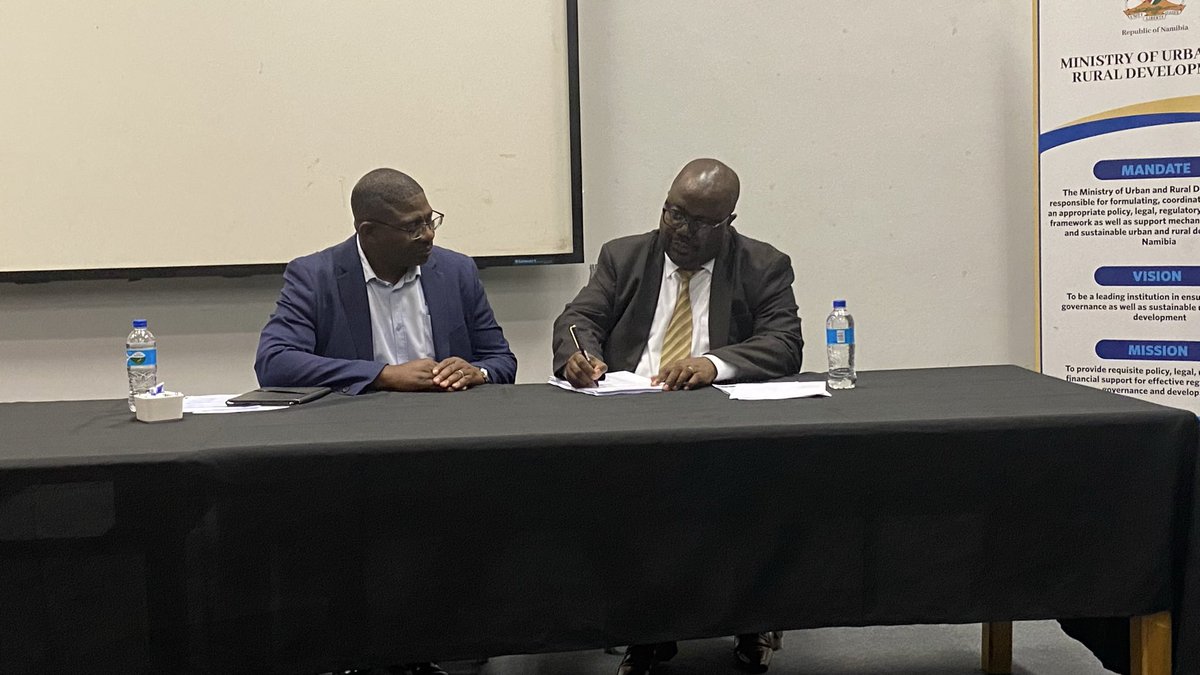 MurdNamibia's tweet photo. The Ministry of Urban and Rural Development (MURD), in collaboration with the Namibia Statistics Agency (NSA), has handed over 57 desktop computers and printers to local authorities for implementation Namibia Housing Information System.
#NHIS #HousingData #LocalAuthorities #MURD https://t.co/rnGBVozzMd