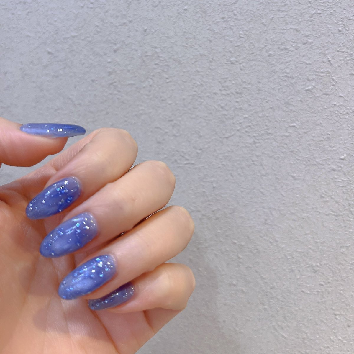 abab_0815's tweet photo. 夏ネイル💅🟦🫧✨️
かわちい🥹
#マグネットネイル https://t.co/nc79euVs4c
