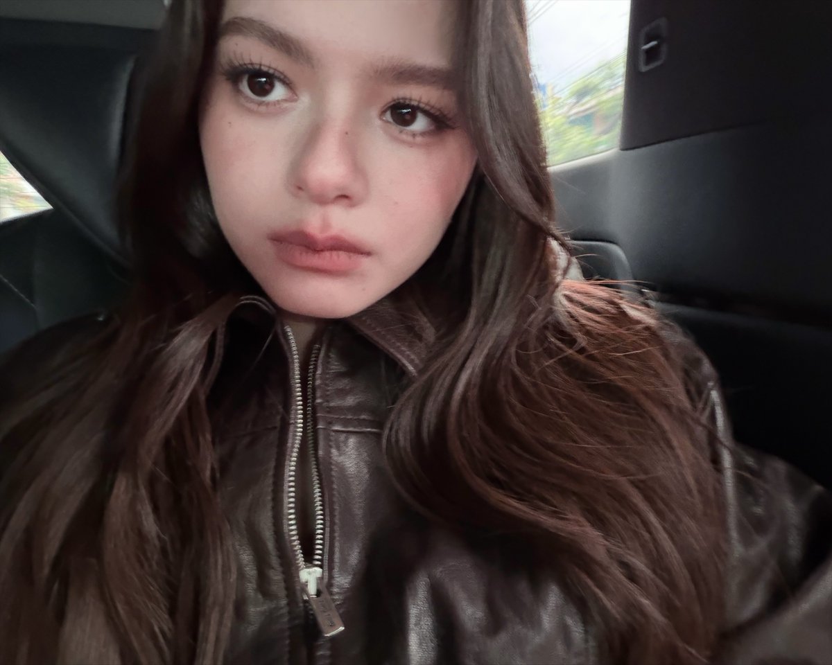 Bexio20's tweet photo. 🙂

📸 Becky IG : beccca
#miumiububbleshoes 
#beckysangels https://t.co/UGfGyt7W9P