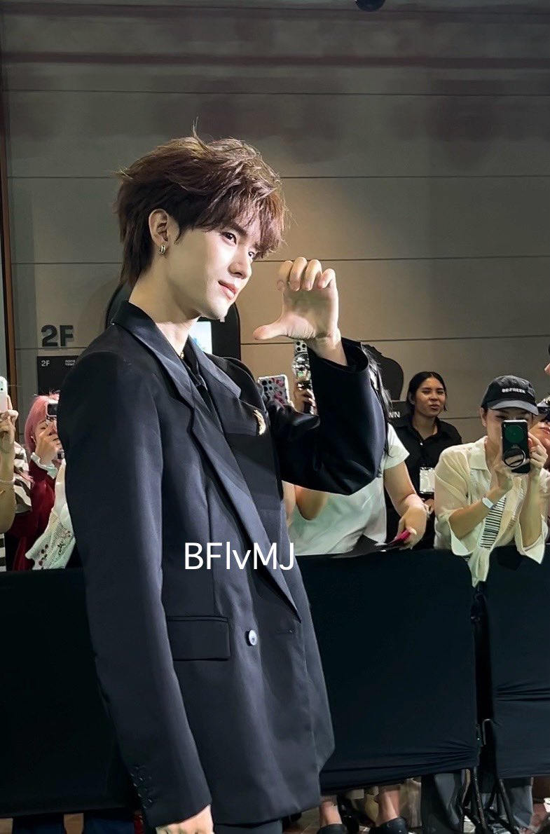 BFlvMJ's tweet photo. อี้หรานหล่อมากกกกก😭💖

#HappitatxZhouYiran 
#โจวอี้หราน #ZhouYiran #周翊然 https://t.co/4EN8B7pg0r