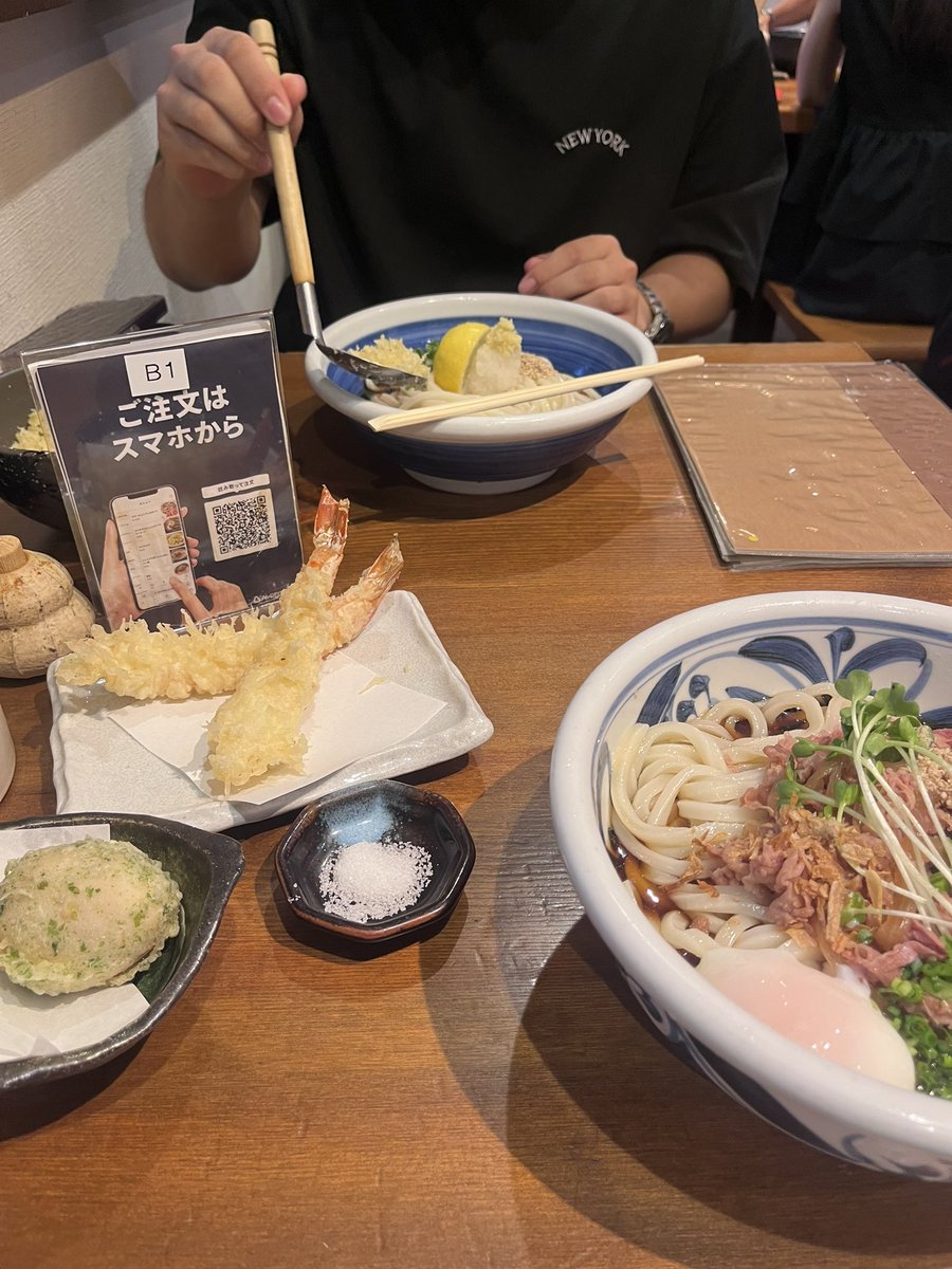 ishida1228's tweet photo. 京都ニキとうどん食べた！楽しかった！ https://t.co/gR3lZUf0Qn
