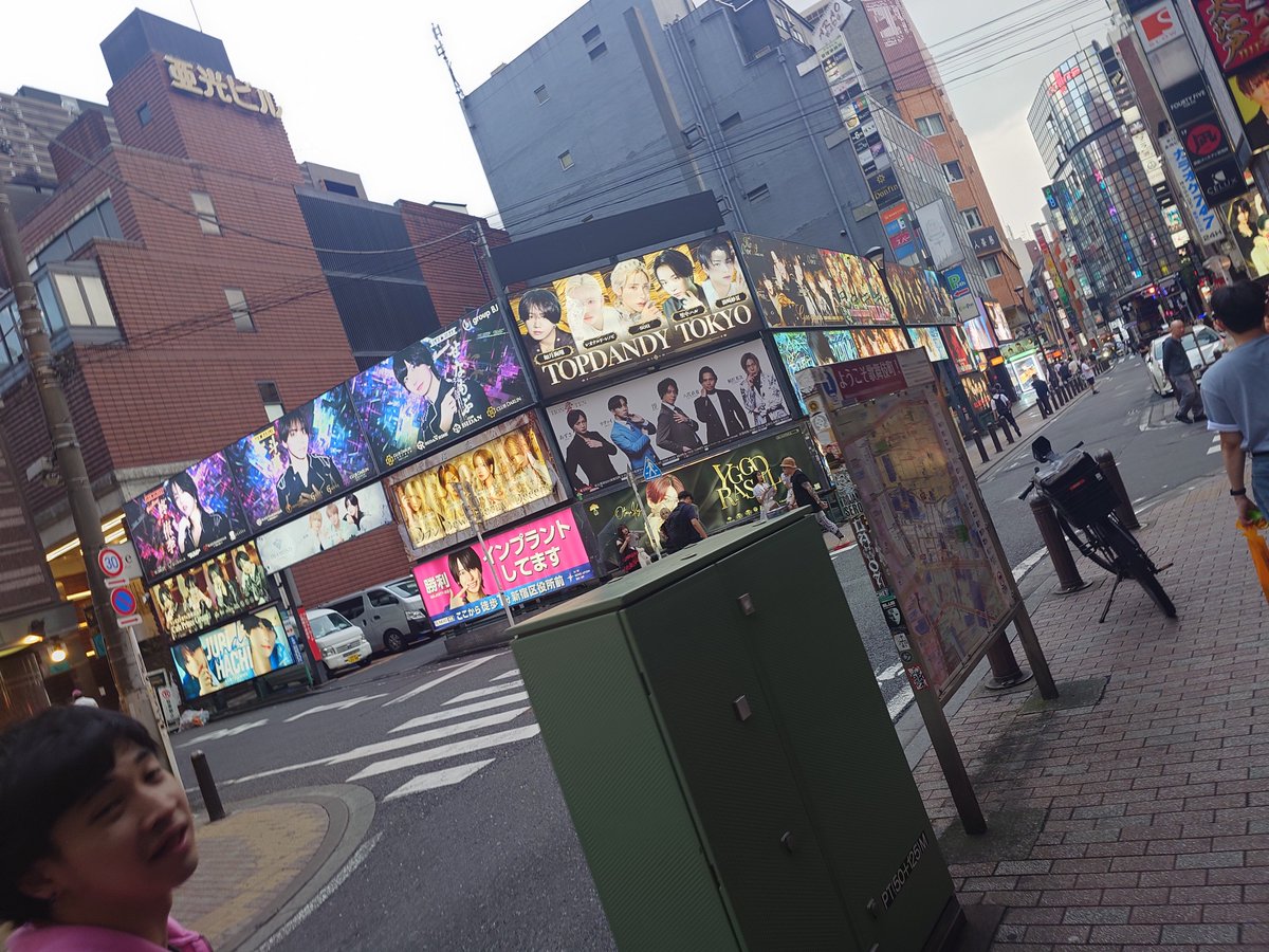 0bca2klj5's tweet photo. 本物に会ってきた https://t.co/MymLhM8W8n