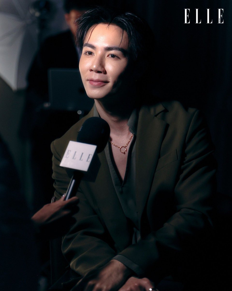 ELLEThailand's tweet photo. เก็บตกภาพบรรยากาศของ ซี พฤกษ์ ร่วมเป็นคณะกรรมการในรอบ Final ของ ELLE &amp; ELLE MEN Runway: Model Search เฟ้นหาตัวตน ศักยภาพ และความโดดเด่นของเหล่านางแบบและนายแบบรุ่นใหม่ 

#ELLEThailand
#ELLERunway
#ELLEMENRunway 
#ModelSearch
#ZeePruk https://t.co/Vbd8jB8sR9