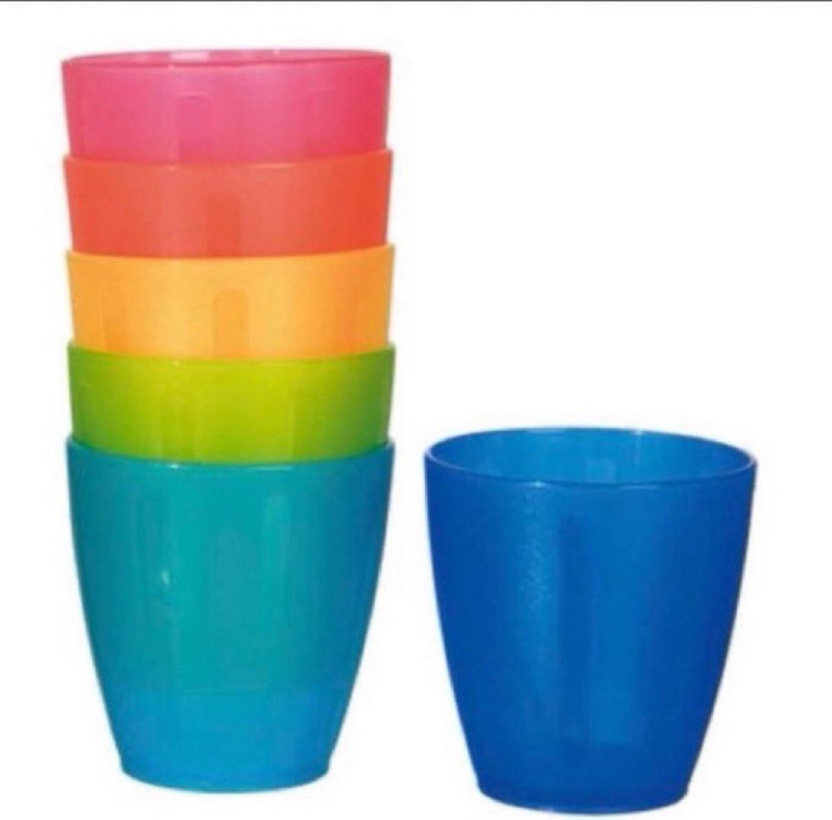 salah_ckt's tweet photo. L'eau dans ces verres elle était moins bonne https://t.co/Hto3P5D0zz