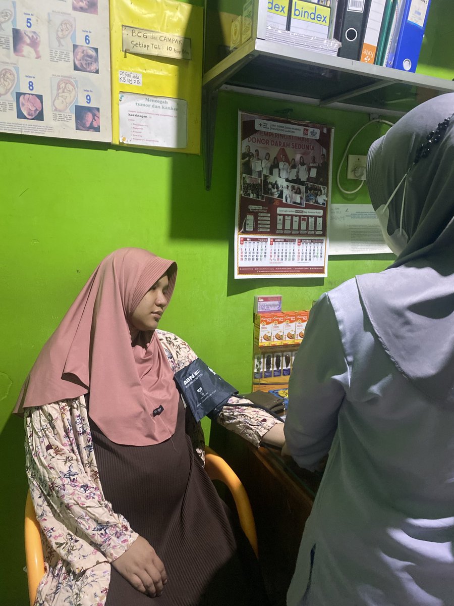 nabilaulf's tweet photo. aku ga berani post dimana2 ahaha disini aja
bumil lunglai, 2 hari ga nafsu makan
bb turun sekilo lebih (malahan klo dari obgyn turun hampir 3 kg)
hb turun banyakk, tensi terendah selama hamil! ya ampun stressnyaaaa

1 hari libur sekolah, ngga ngapa2in cuma nangis doang wkwk https://t.co/jlicoRRSHj