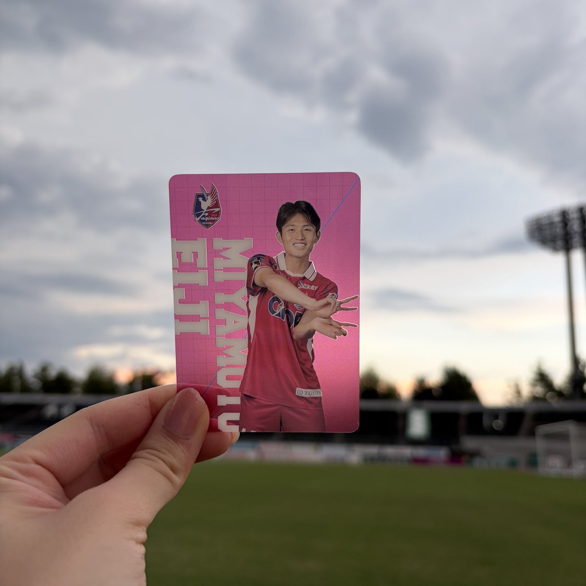 fagiano_goods's tweet photo. \📢8/22東京ヴェルディ戦グッズ🆕/

✅【手掴みがちゃ】クリアPPカード

スマホケースにもぴったり。

透明感あるPPカード🫧

珍しくフリーポーズを採用です🫡✨ https://t.co/XTMCHk0YfD