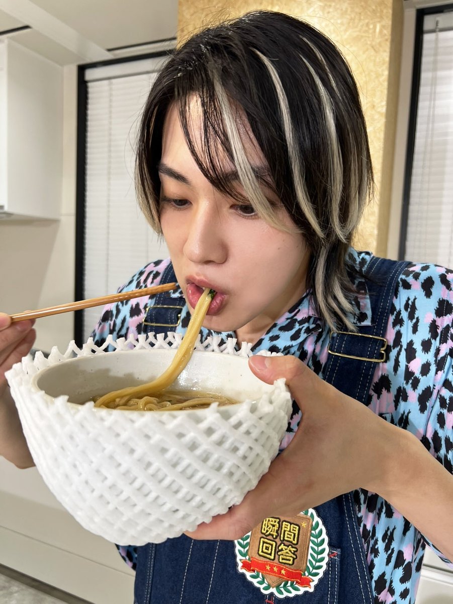 syunkan_kaitou's tweet photo. 【大人気スーパーの裏ワザ大公開SP】
今夜９時！#かまいたち #瞬間回答
#ACEes #那須雄登 #佐藤龍我 #なすりゅう　
オフショット② https://t.co/hh3uICutEP