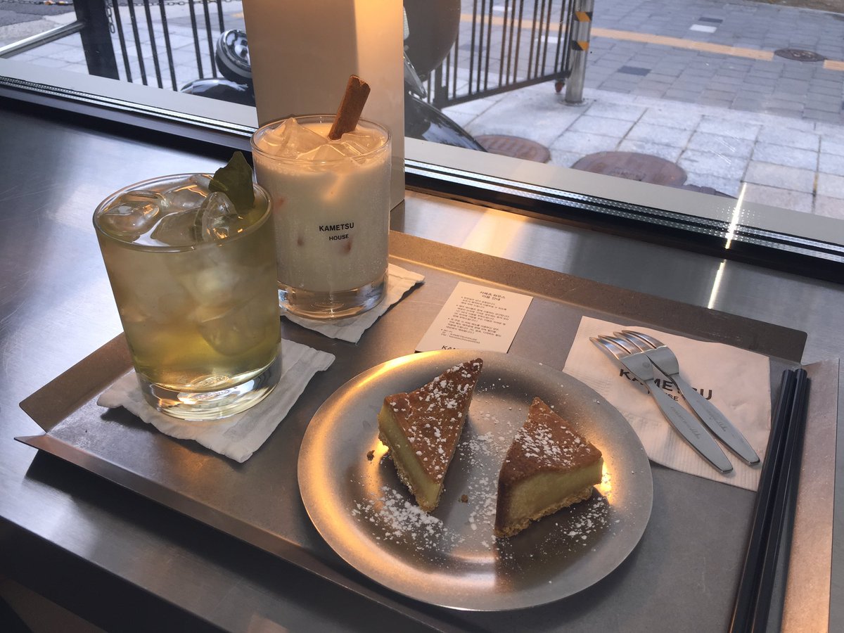 omvsron's tweet photo. 친구랑 카페에서 걸스토크함 ♪ https://t.co/EFcmxNLBBU