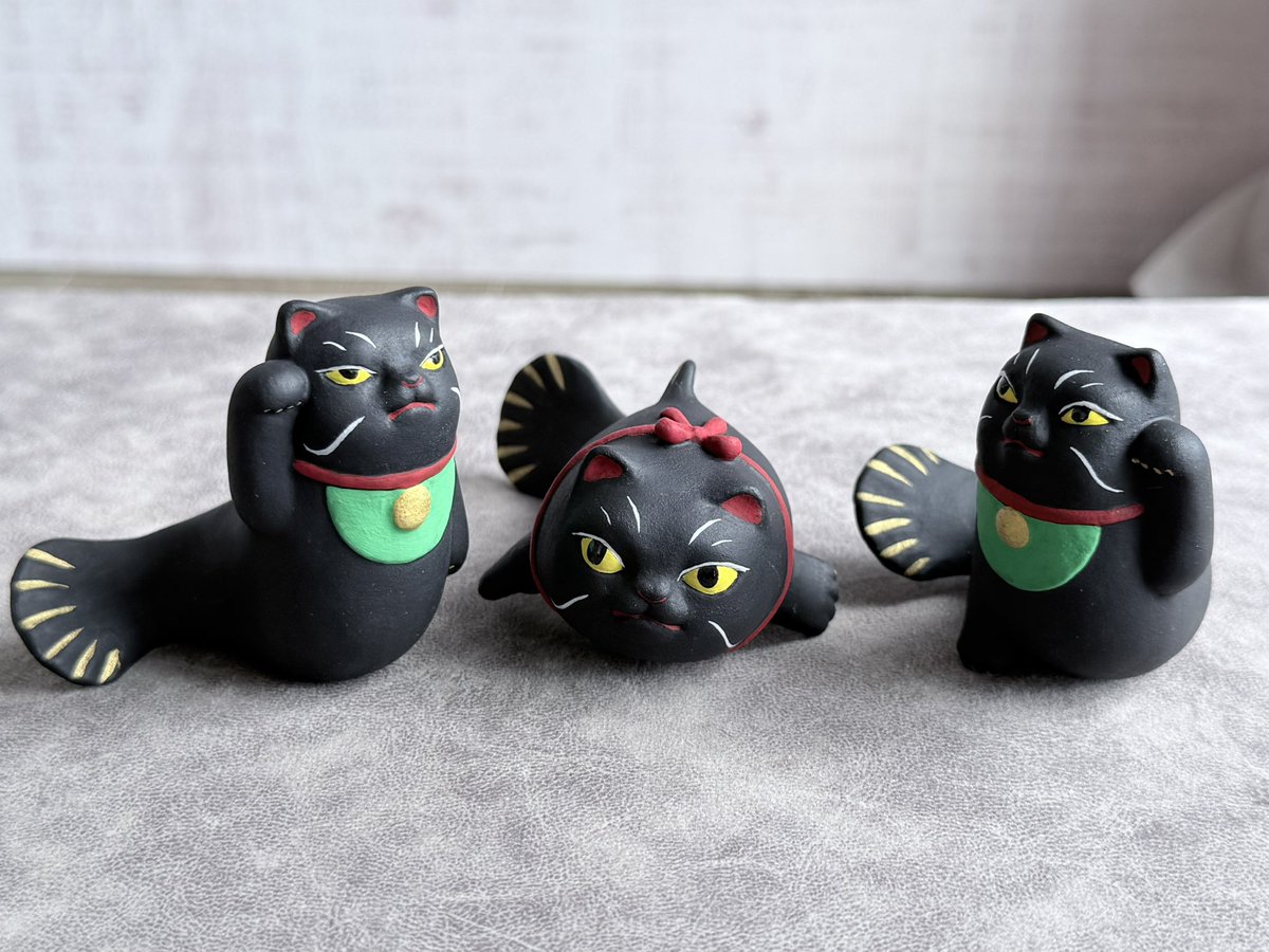 amamiz's tweet photo. なまずねこ、招き猫ver. 三毛と黒。完成しました！

思いつきが形になるのはいつも嬉しい。そして可愛い。 https://t.co/K0hgl2rQGH