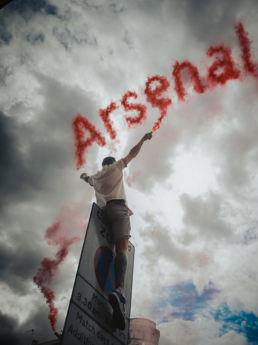 AFC_Leonine's tweet photo. I am Leo
I am an Arsenal fan (first).
I love Arsenal more than I dislike any club.

I try not to let my fandom (drastically) distort my football views.
Just because am an Arsenal fan doesn't mean I don't see Bruno Fernandes as an elite baller, it doesn't mean I don't recognize Caicedo as an awesome midfielder, it doesn't mean I won't show respect for the talent of Dominic Szoboslai and it won't make me deny the fact that Erling Haaland is the best striker in the league.
Will I banter them if possible? 
Of course 😂
Banter is the spice of football X but I will also show respect where due.

For bragging rights, I do not wish any other top EPL team much success but I do not hate them, their managers, their players or their fans.
At the end of the day, football is just sport and entertainment and I believe it should bring people together (for fun) rather than divide us.