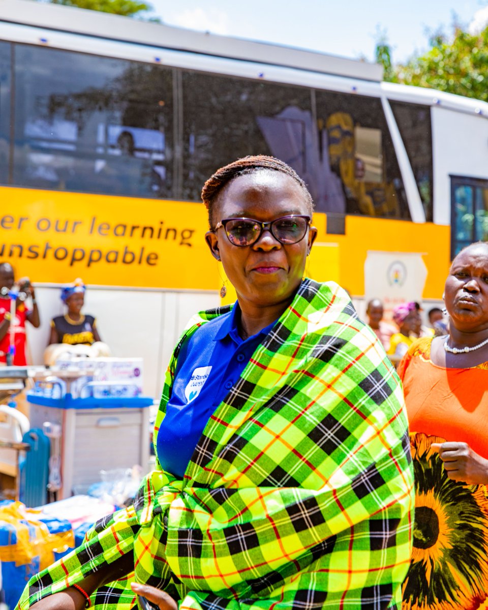 mtnug's tweet photo. Investing in maternal health is investing in stronger families and healthier communities.
Speaking on behalf of @stanbicug CEO @MumbaKalifungwa, @Dianaondoga, Manager Corporate Social Investment, reaffirmed Stanbic's commitment to safer motherhood through the donation of maternity theatre equipment and 200 Mama Kits to Karita HC IV.
#21DaysOfYelloCare #DoingForTomorrowToday
@mtnmomoug @mtnfoundationug @MTNGroup