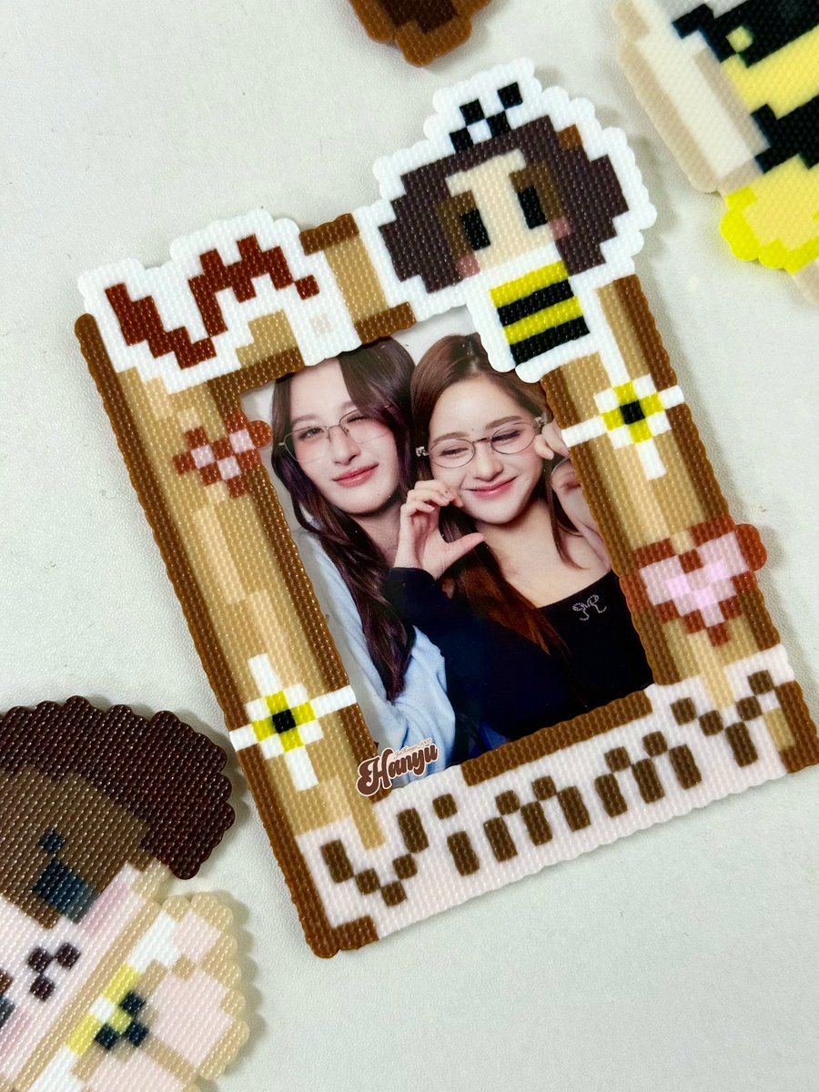JiaHanyu_1002's tweet photo. #VMFamily #ViewMim #VIMMY
🤎🤍🐶🐝🤲🤲🤲
การ์ดเคส VMFamily ที่ทำเองนะคะ~ ชอบมากเลย🥰
@view_benyapa @mimrtd @vimmy_gmmtv https://t.co/N6IeufpKir