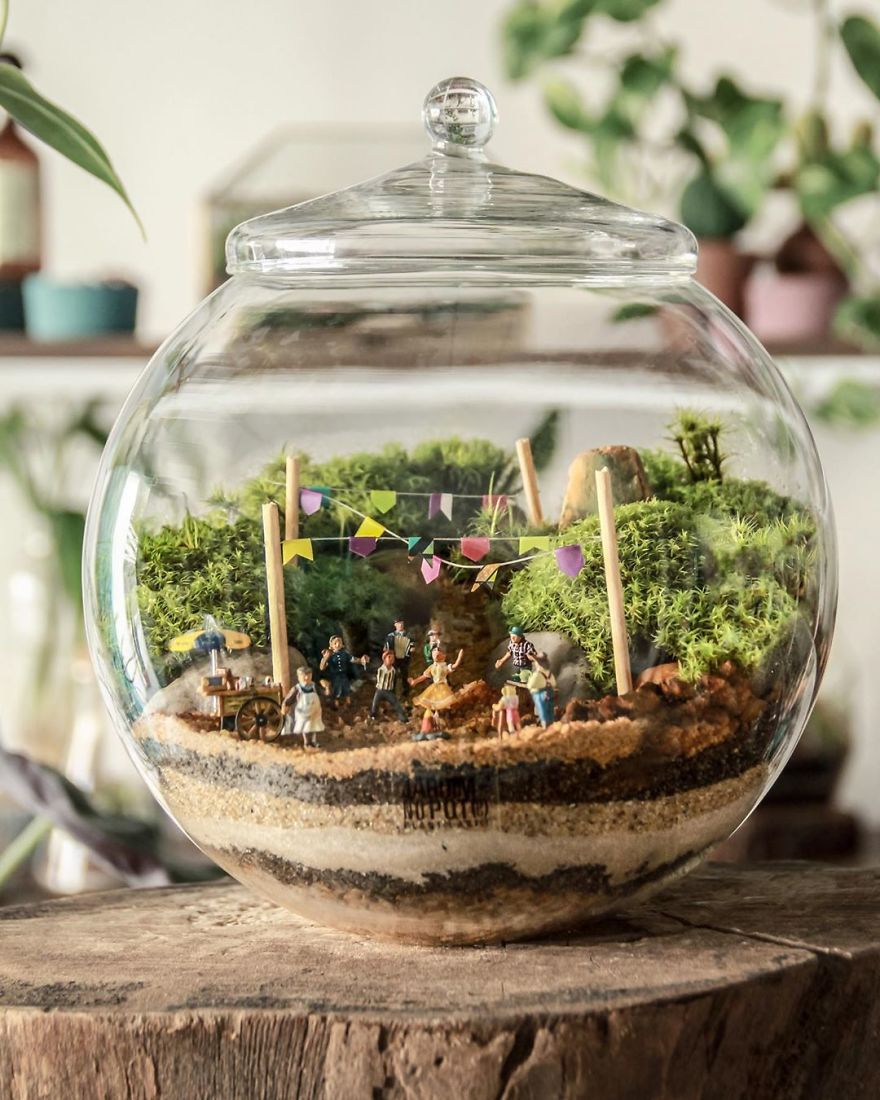 Gburd21's tweet photo. Just upcycled an old glass jar into a cute succulent planter! Added sand and tiny pebbles for that boho vibe  #DIYCrafts https://t.co/vlcHOSGUYH
