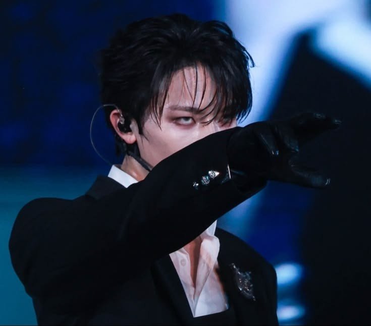 nicoiichigo's tweet photo. there's something about nicholas' eyes that has me completely captivated like genuinely i've never been this obsessed with someone's eyes before https://t.co/4nBCLURn0L