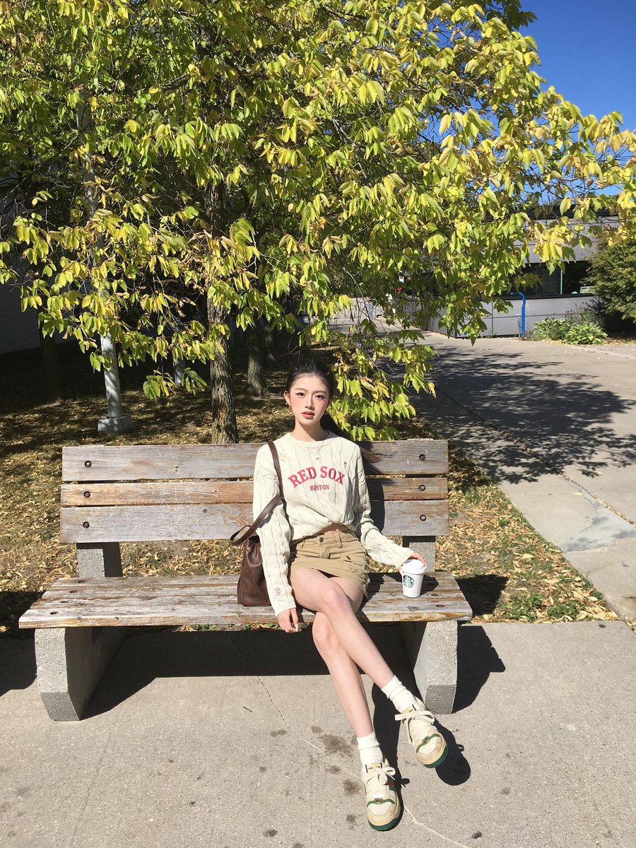 kattypunk's tweet photo. Howdy! 🌻 Don’t forget: your smile can brighten someone’s day—wear it proudly. ☀️
ZGvS https://t.co/9RbM9drbZY
