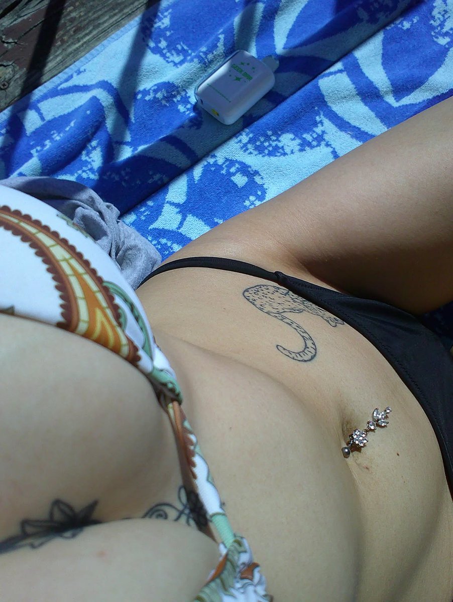fold4faith's tweet photo. tummy addicts wyd? https://t.co/DX4WZffAst