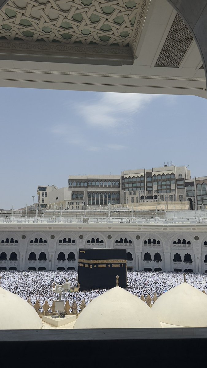 _7hwi's tweet photo. ﴿ رَبِّ أَوزِعني أَن أَشكُرَ نِعمَتَكَ الَّتي أَنعَمتَ عَلَيَّ ﴾
الحمدلله على تمام العمره اللهُّم اجعلها عمرة مقبولة وسعياً مشكوراً وذنباً مغفوراً و دعاءً مُستجاباً🕋. https://t.co/VZNjnlp2O8