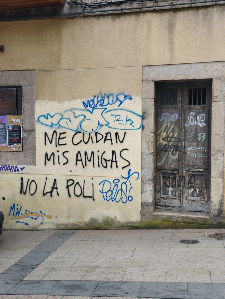 sergiojorgecor's tweet photo. Esto que me manda @SergiVillarroel desde #Santander se entiende perfectamente 

#MisAmigasFollan https://t.co/WgA1FneaFv
