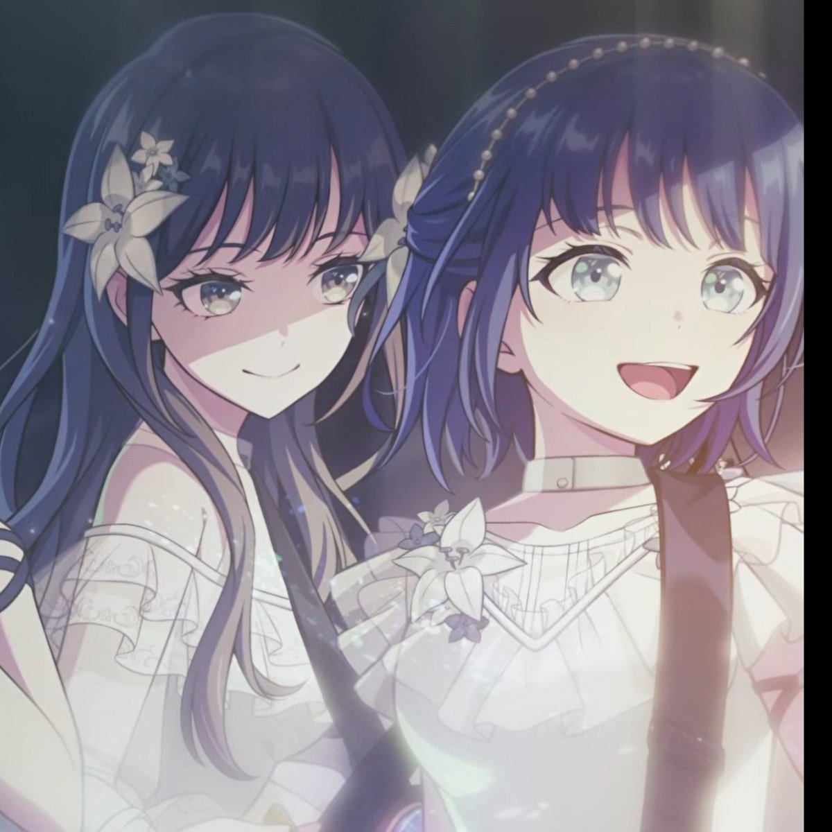 lnc723hibeyoshi's tweet photo. おっと...光を見つめる女を見つめる女からレズの波動を感じる感じる... https://t.co/hMDrVnH2kD