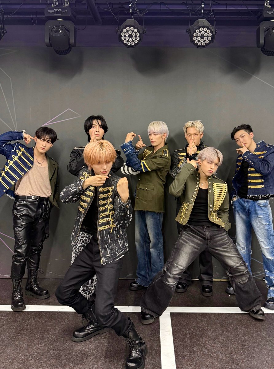 ALL_H_OURS's tweet photo. [🐾]
260821 TOKYO PROMOTION EVENT

今日もMin(ut)eとALL(H)OURSは息ぴったりでした🤝💙やっぱり会えば会うほど、どんどん相性が良くなる僕たち！今日のコンビネーションは100点満点とさせていただきます💯💗

#ALL_H_OURS #올아워즈
#NO_DOUBT #DEADMANWALKING https://t.co/lze2YCia56
