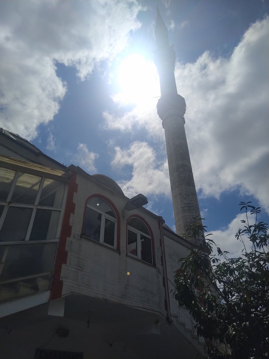 Mutekellim_Ehli's tweet photo. Camide böyle çocuklar falan kosturuyodu varya çocuklari çok seviyorum ya hepsiyle oyunlar oynadikk

çocuklar💗ben https://t.co/SaPj2VeV4B