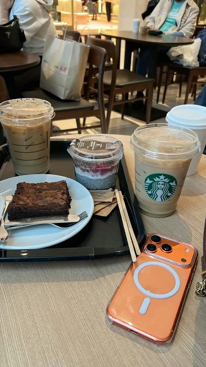 deblessedtech's tweet photo. That afternoon moment when your energy disappears for no obvious reason. 😂

Instead of forcing myself through it, I took a short Starbucks break.

A change of scenery.

A cold drink.

A few minutes away from the screen.

Then back to it.

Not a cure for everything
@Starbucks ☕️ https://t.co/TXo6xMgDCX