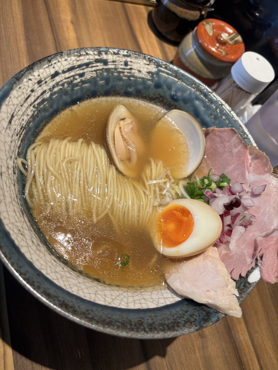 nanachanGL's tweet photo. クーリッシュのメロン味にハマり中~💕
あと���の前食べた貝のだしたっぷりのラーメンもうまうまやった💗
美味しいは幸せ🔥 https://t.co/V9ERUCnltU