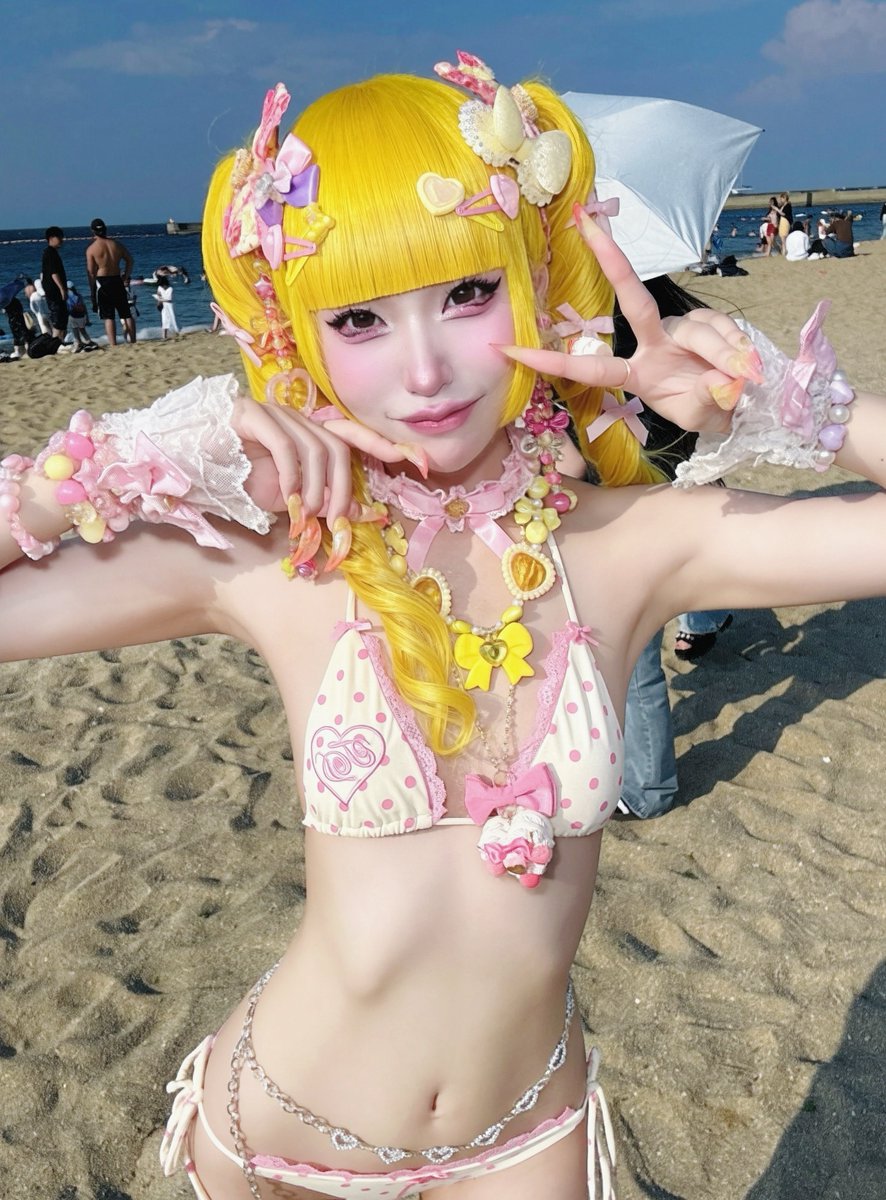 pet_tsuzume's tweet photo. 僕と過ごすより楽しそうな夏ってどんなの?? https://t.co/VvvYaiFS7g