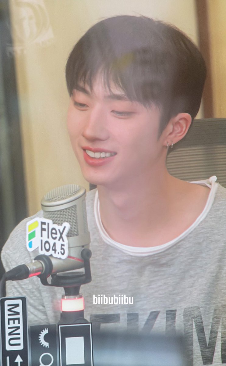 biibubiibu's tweet photo. 260821 FLEX 104.5 LIVE Studio

#P1Harmony #JIUNG
#피원하모니 #지웅 https://t.co/zOfLymT8wD
