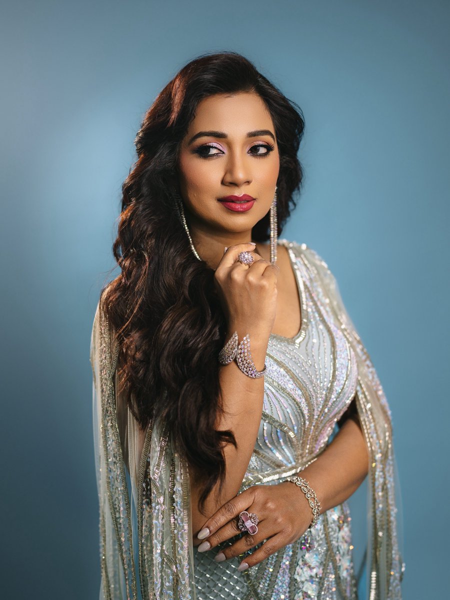actresswoods's tweet photo. Shreya Ghoshal 🩵✨️
#Shreya #ShreyaGhoshal https://t.co/n2EaR816Kl