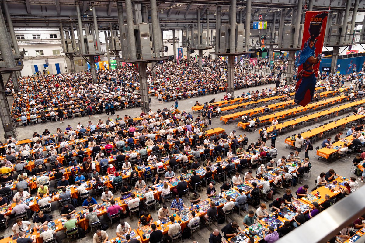 riftboundop's tweet photo. With over 2,000 players, the #RQBarcelona Pre-Regional Qualifier is the BIGGEST ONE YET! 🇪🇸 https://t.co/TpRh02BZAz
